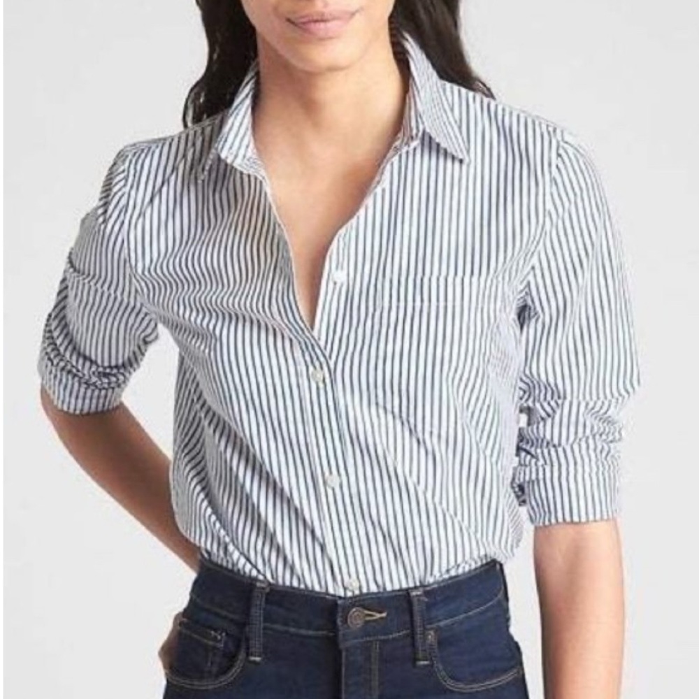 Fitted boyfriend oxford button-down shirt